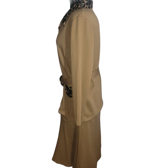 D'Allaird 90's Vintage Skirt Suit Set in Brown and Tan - Picture 5 of 7